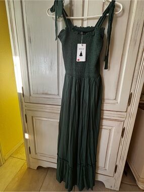 ZESICA Dark Green Smocked Maxi Dress with Tie Straps